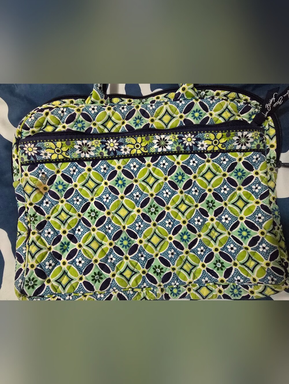 Vera Bradley 3-Piece Travel & Campus Bundle – Retired "Daisy Daisy" Pattern 🌼✨ - Picture 4 of 10